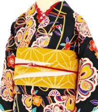 Examples of Small Size Kimonos (150 cm or shorter)